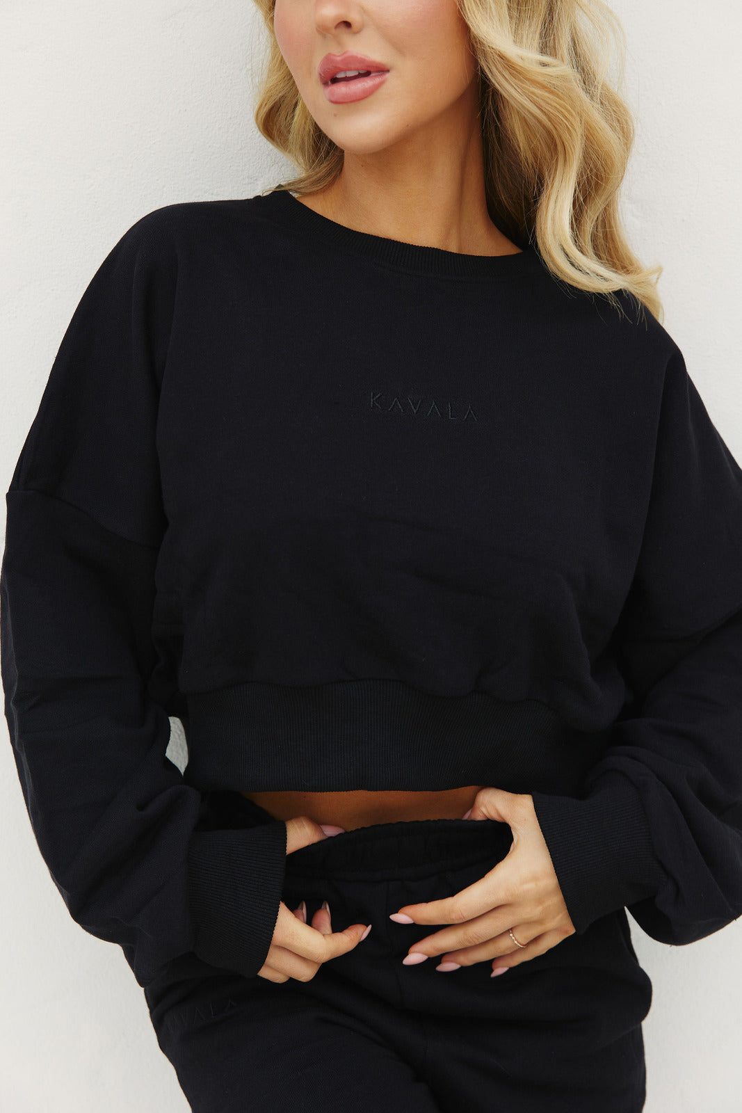 Onyx Clovelly Cropped Crewneck