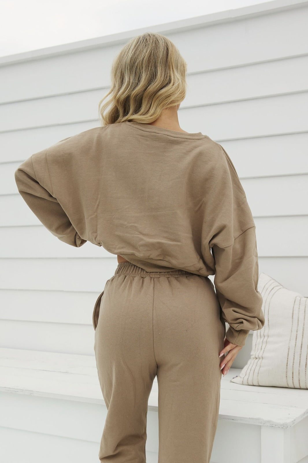 Toffee Clovelly Cropped Crewneck